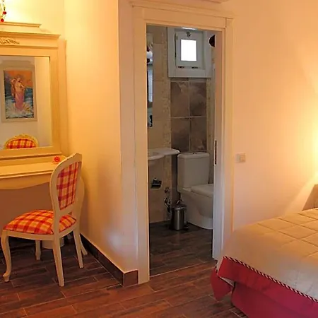 Losta Sahil Evi - Adults Only +12 Hotel Side